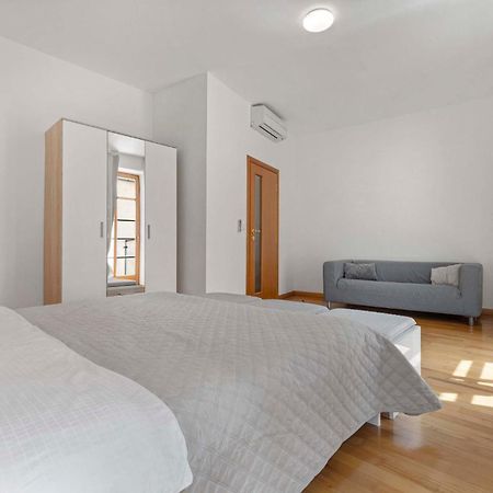 Charming Apartment In The Heart Of Bratislava Eksteriør bilde