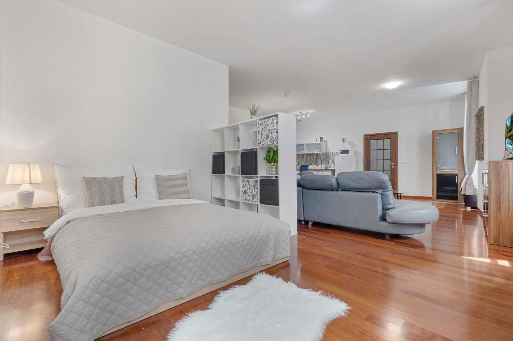 Charming Apartment In The Heart Of Bratislava Eksteriør bilde