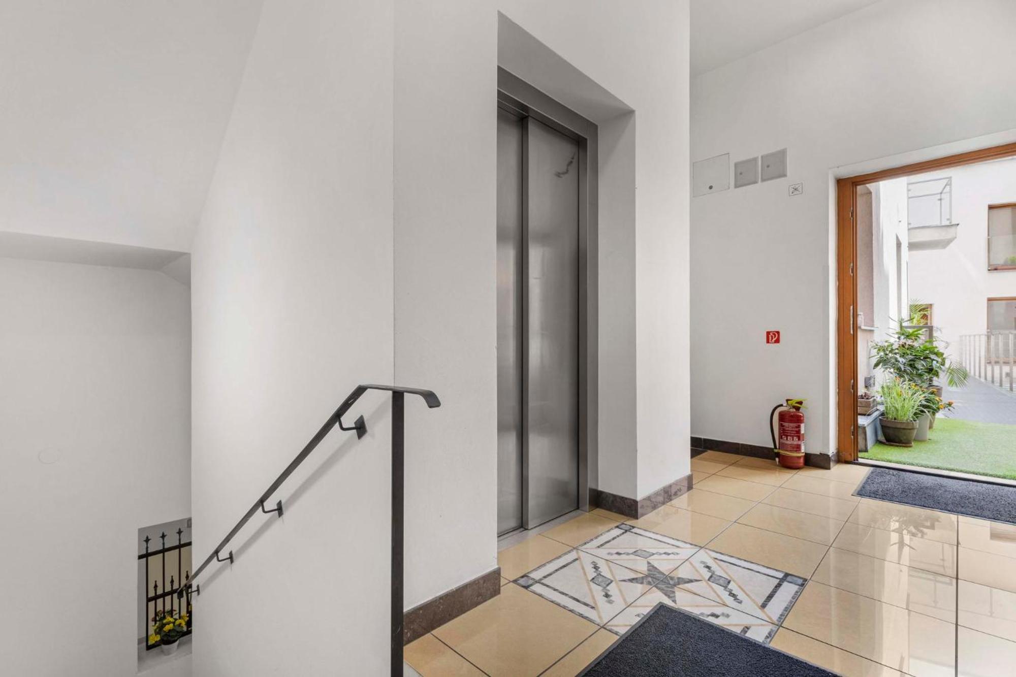 Charming Apartment In The Heart Of Bratislava Eksteriør bilde