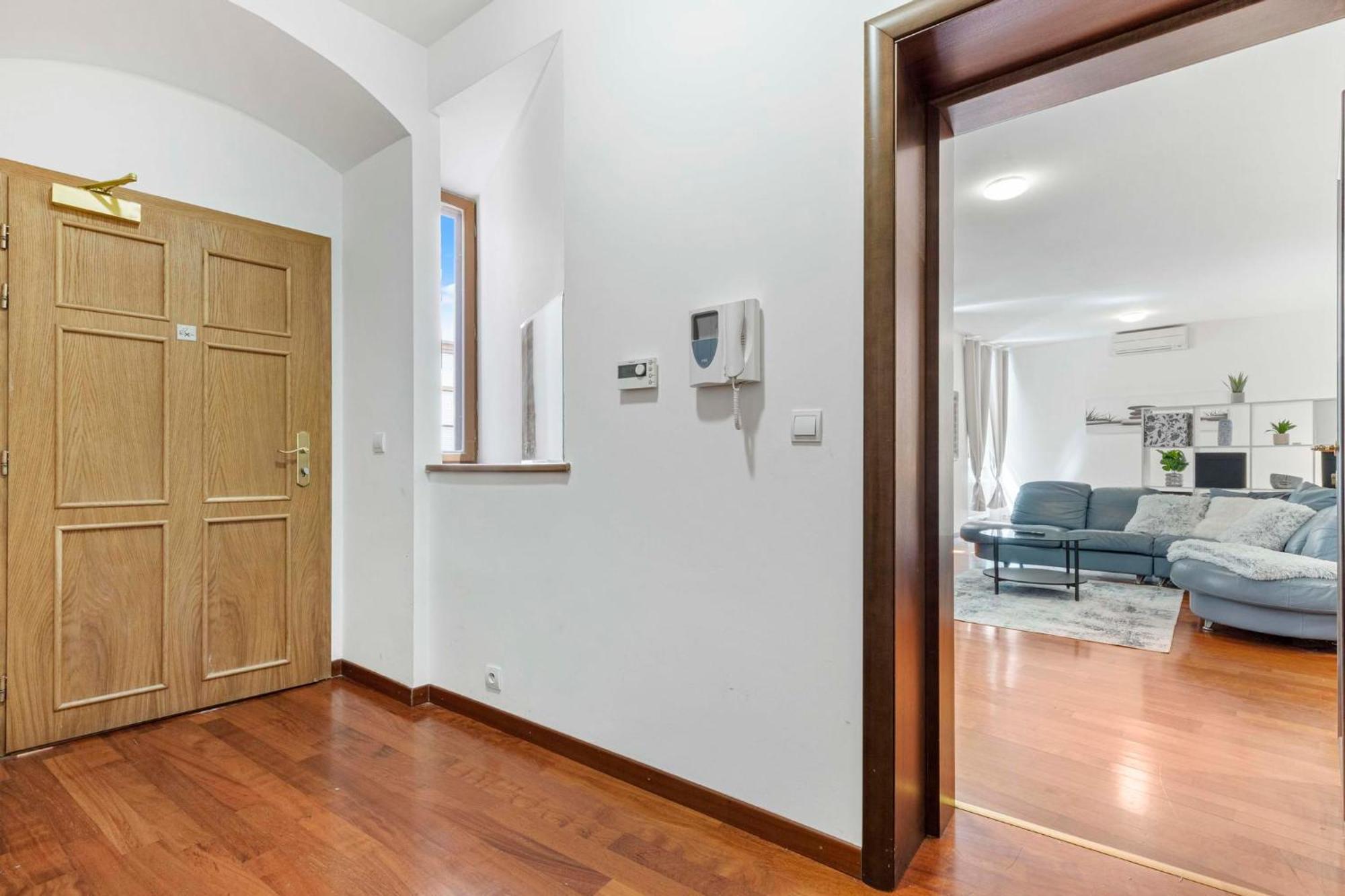 Charming Apartment In The Heart Of Bratislava Eksteriør bilde
